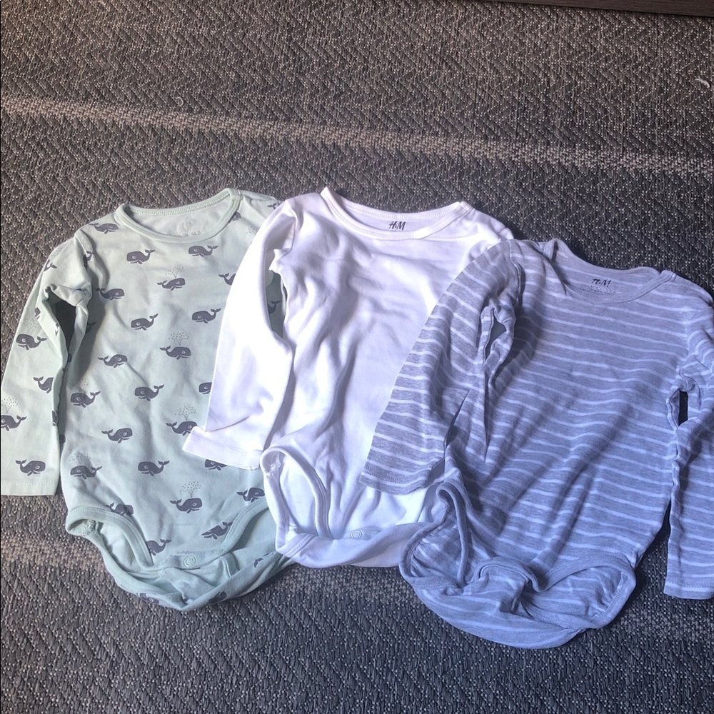 3 H&M onesies Long-Sleeve Baby One-Piece
